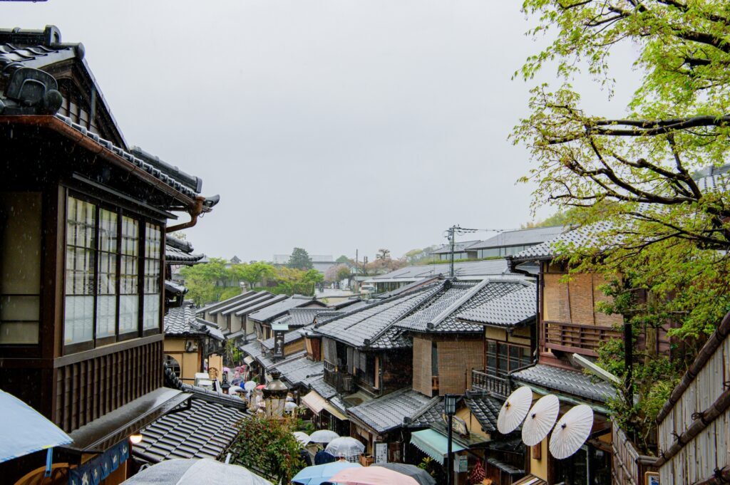 Rainy Day in Japan: 4 Best Cities for a Cozy and Delightful Escape 4 26426898 m