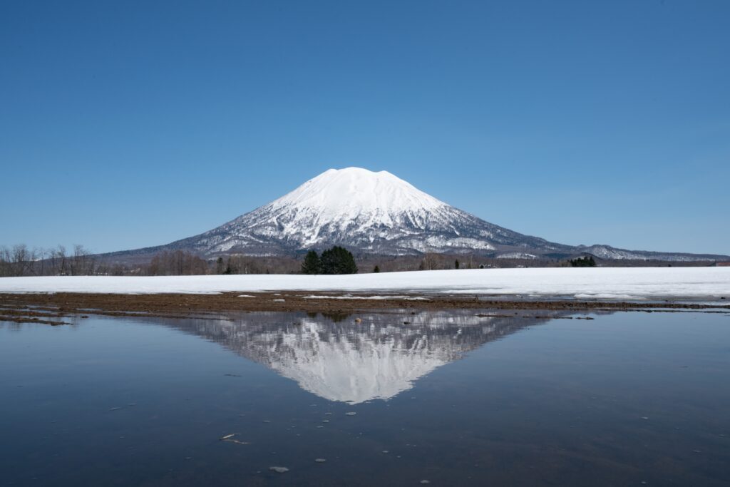 Mt. Fuji in Winter: Effortless, Clear & Beautiful Views at Japan’s Most Iconic Landmark 2 24957325 m